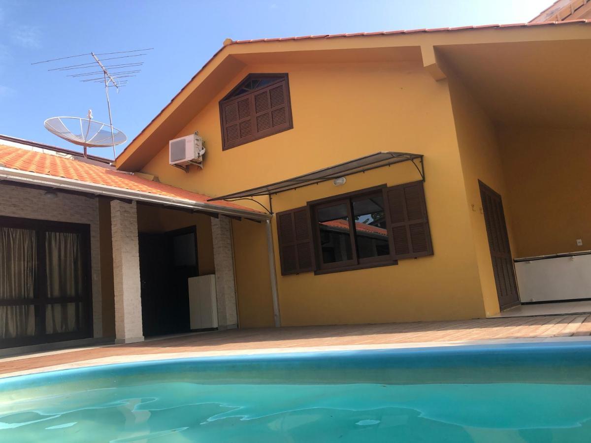 Linda Casa Com Piscina Em Bombinhas, Espaco Inteiro ภายนอก รูปภาพ