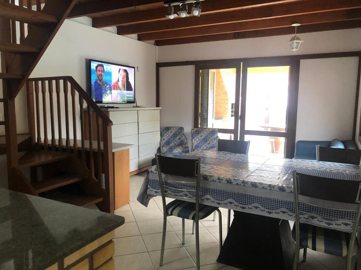 Linda Casa Com Piscina Em Bombinhas, Espaco Inteiro ภายนอก รูปภาพ