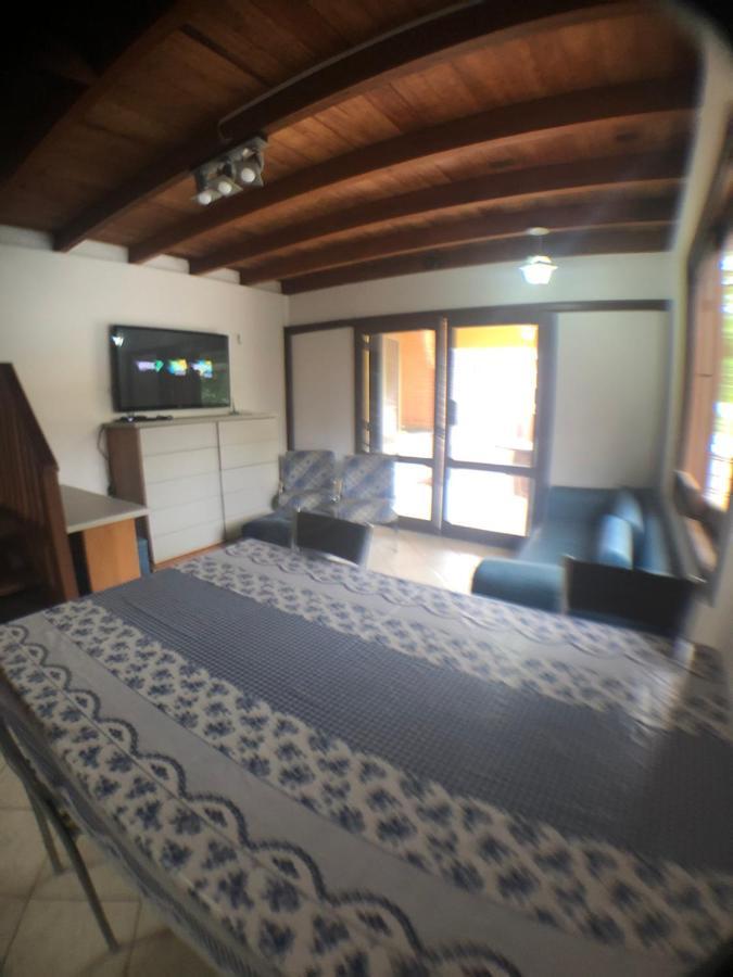 Linda Casa Com Piscina Em Bombinhas, Espaco Inteiro ภายนอก รูปภาพ